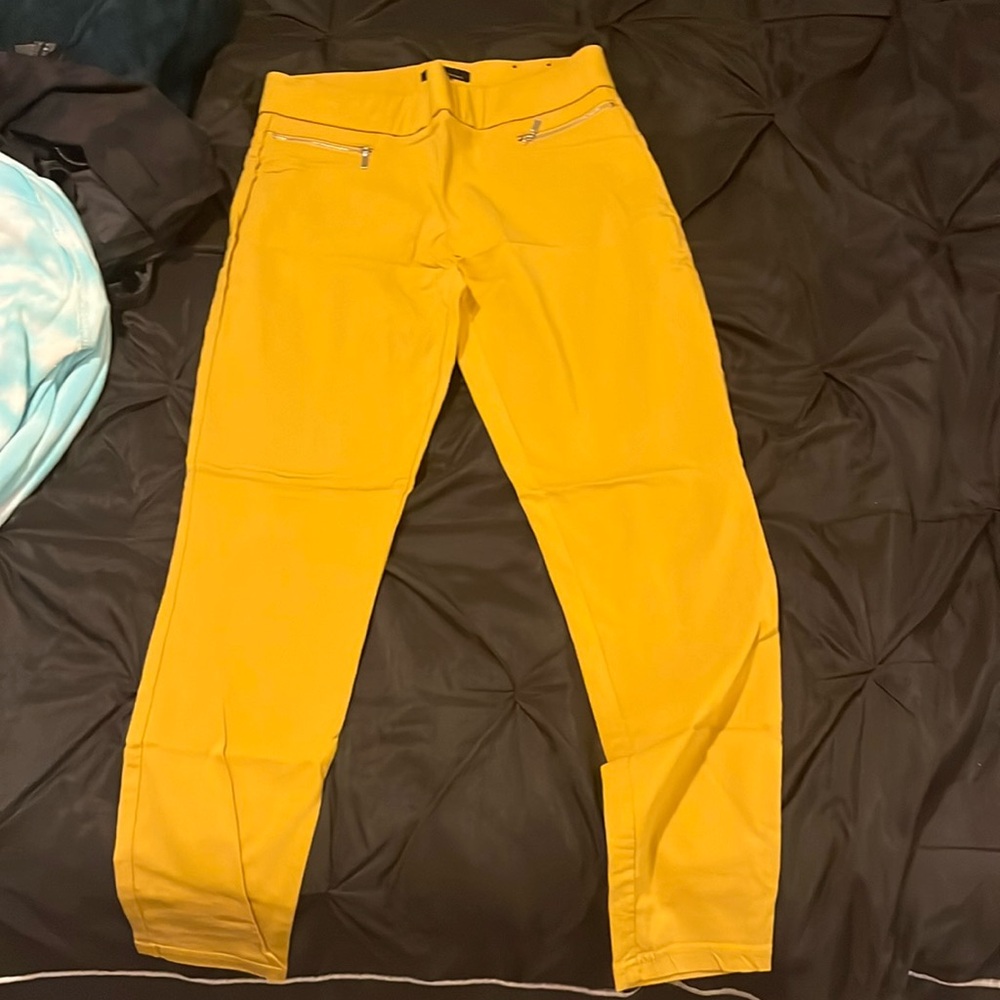Dalia US Size 8, Mustard, Double Zippers as Pockets, Never Worn.